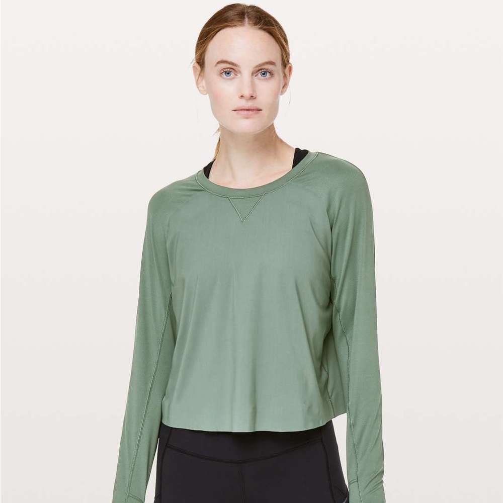 Lululemon women’s long sleeve top